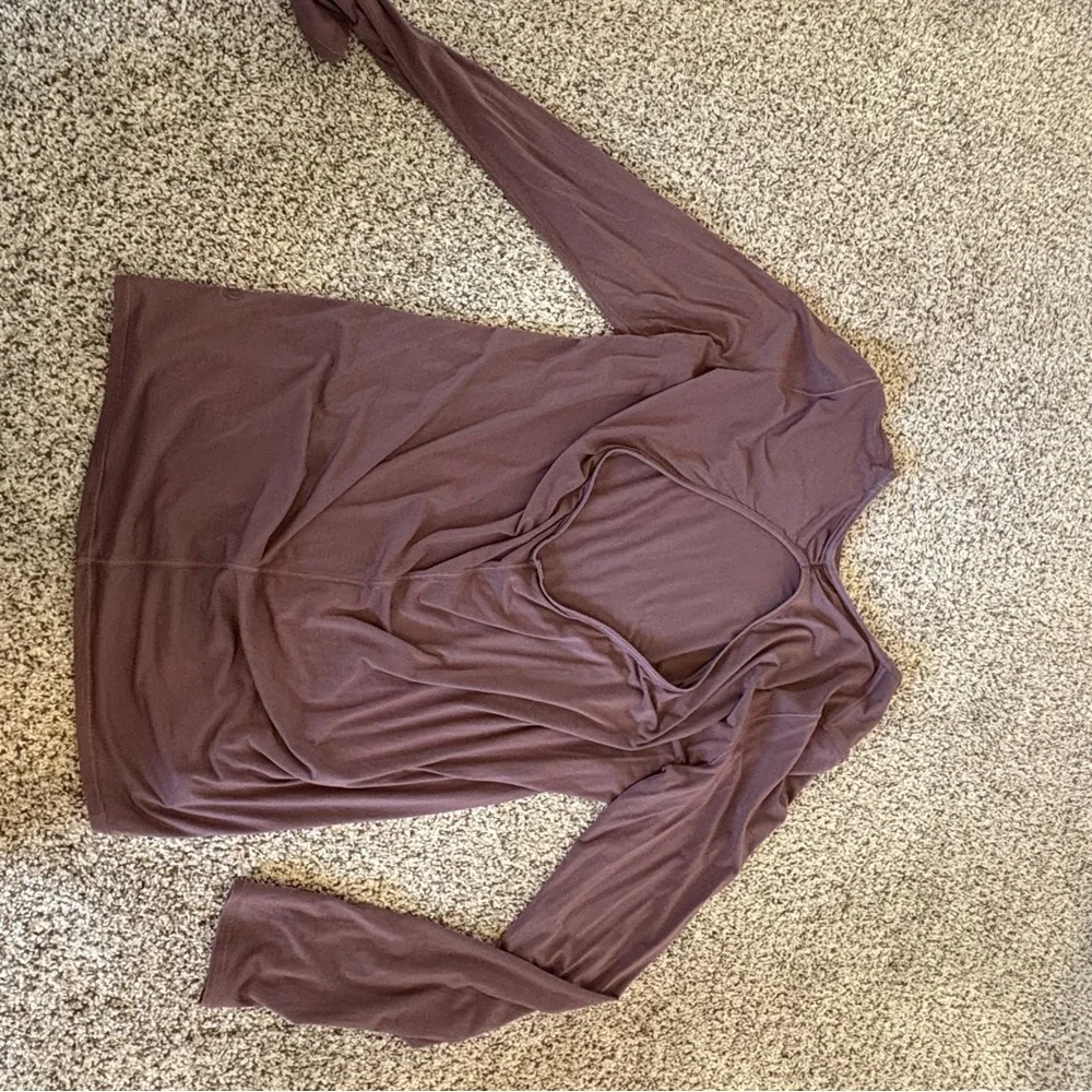 Lululemon Timeless Twist Long Sleeve
Antique Bark - Picture 5 of 8